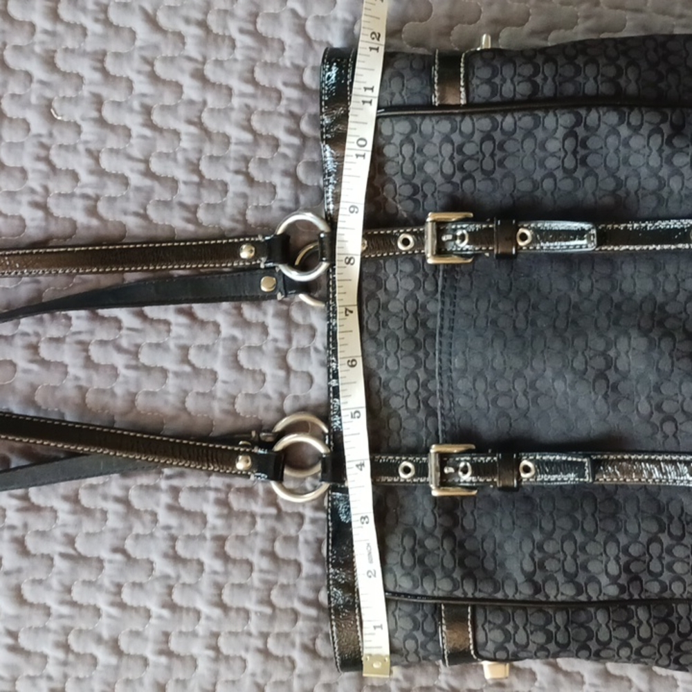 Coach bag, medium size. Great condition. Beautiful! - Picture 7 of 8